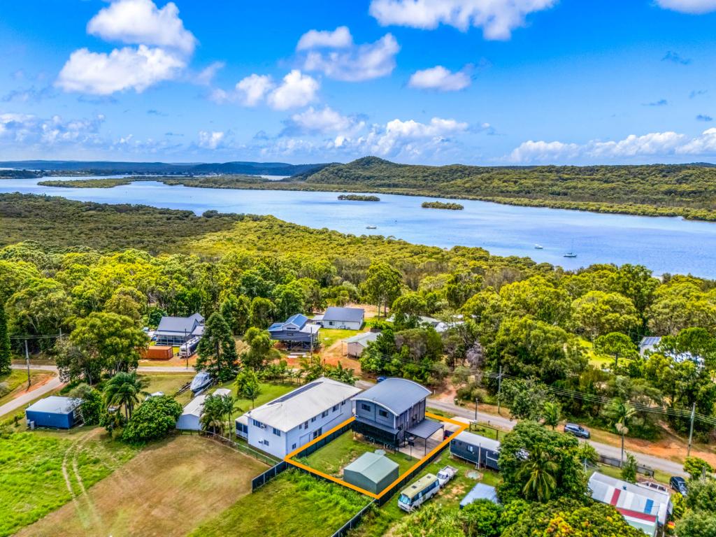 32 Main View Dr, Russell Island, QLD 4184