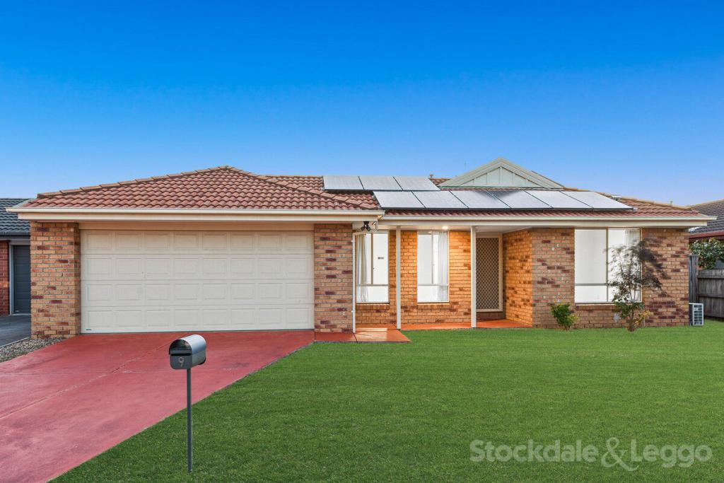 9 Lake View Dr, Narre Warren South, VIC 3805