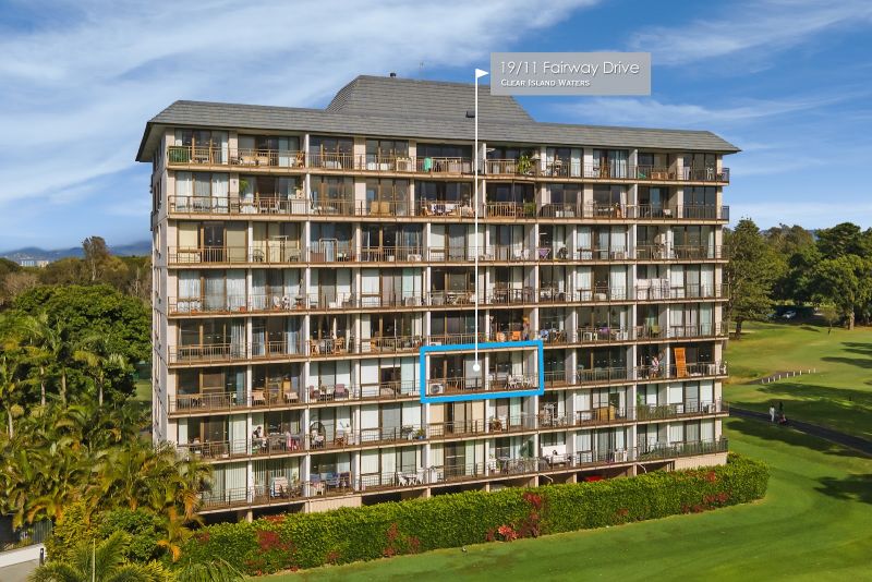 19/11 Fairway Dr, Clear Island Waters, QLD 4226