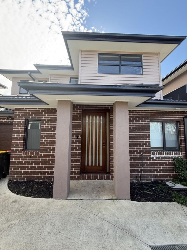 2/5 Bainbridge Cl, Craigieburn, VIC 3064