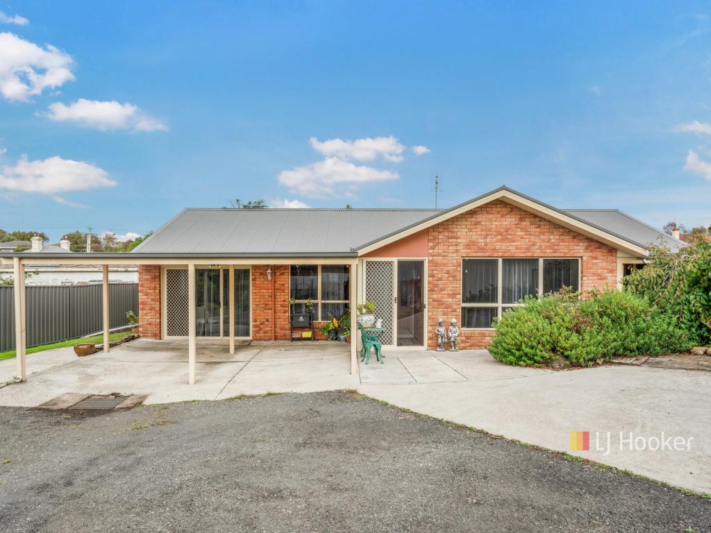 2/5 Holyman St, Devonport, TAS 7310
