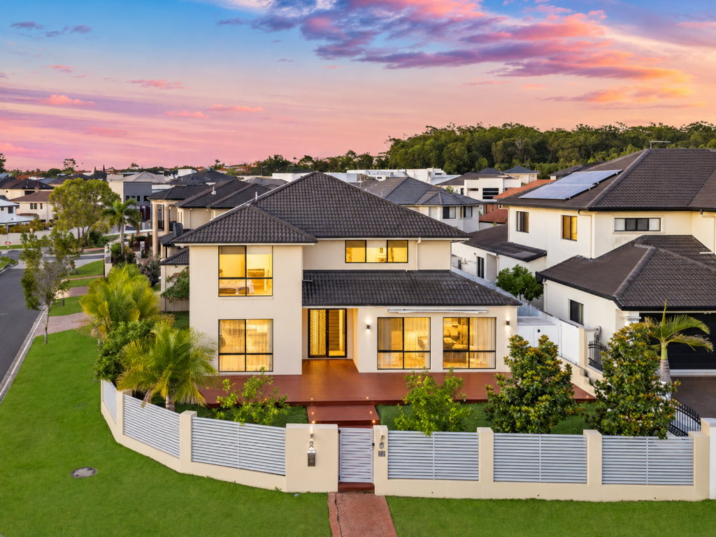 2 Snowbell Cl, Stretton, QLD 4116