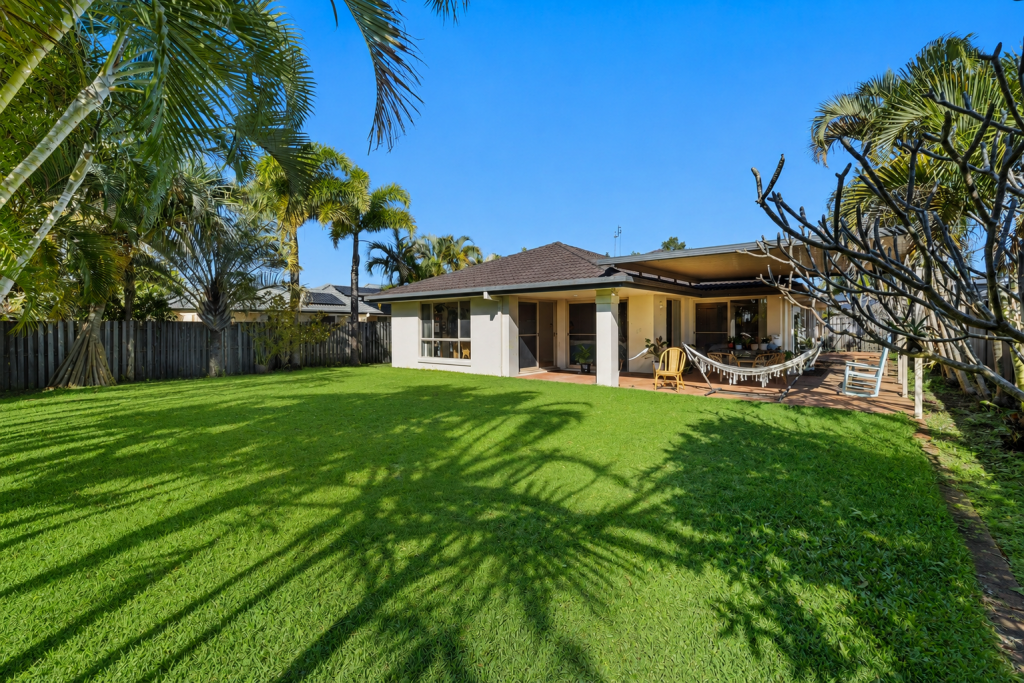7 TRACEY CRES, VARSITY LAKES, QLD 4227