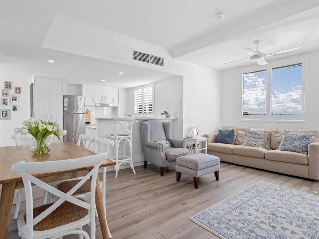 1069/1 Ocean St, Burleigh Heads, QLD 4220