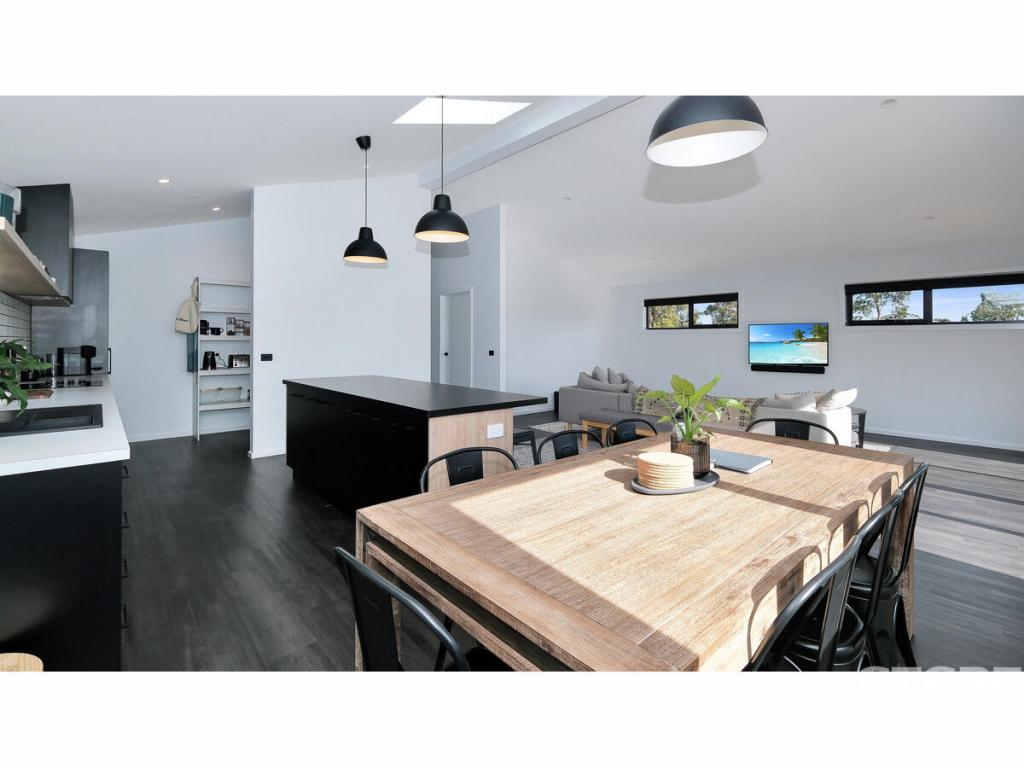 32 Plateau Ave, Metung, VIC 3904