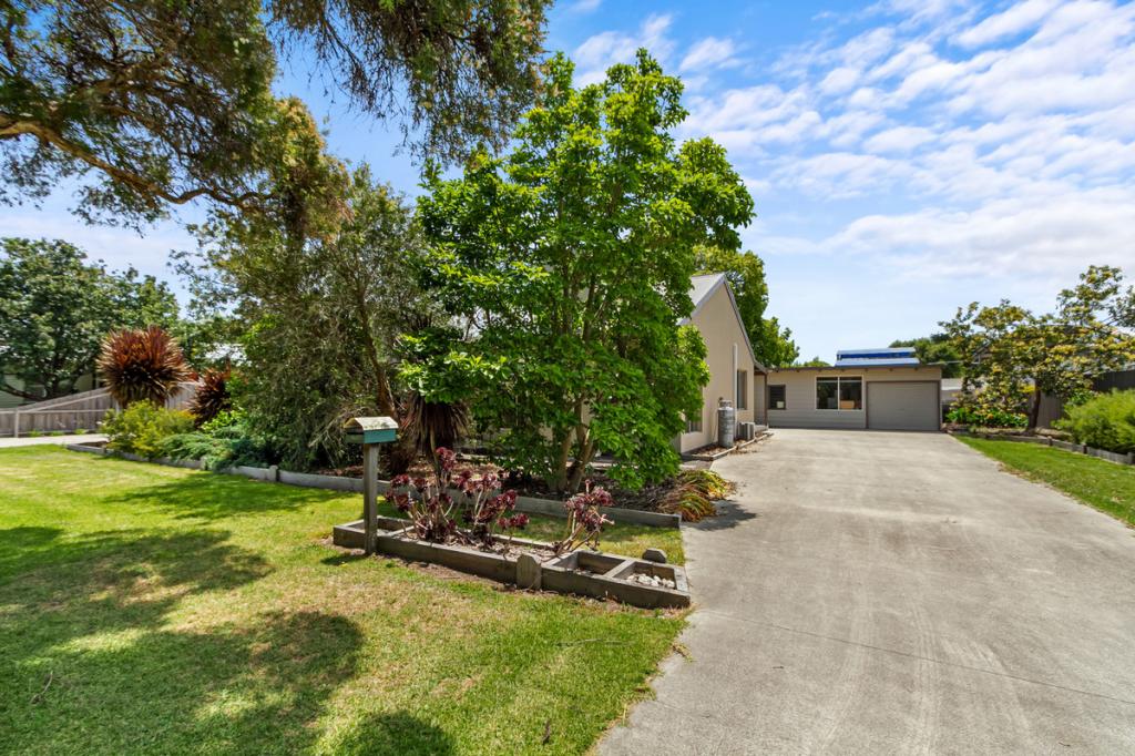 15b Raymond St, Stratford, VIC 3862
