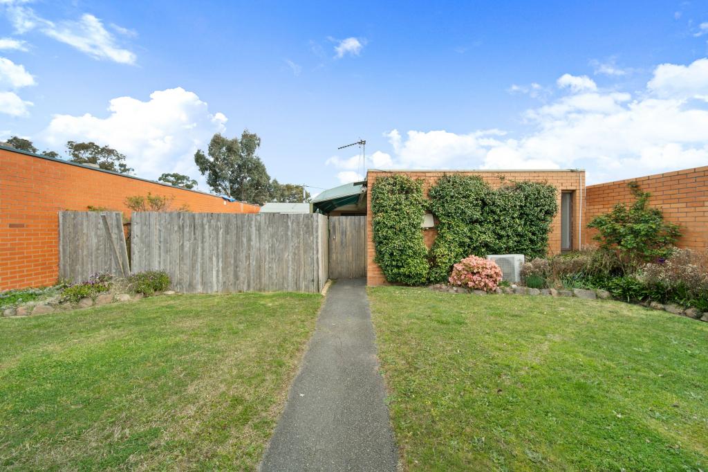 11 Cumbrae Pl, Kambah, ACT 2902