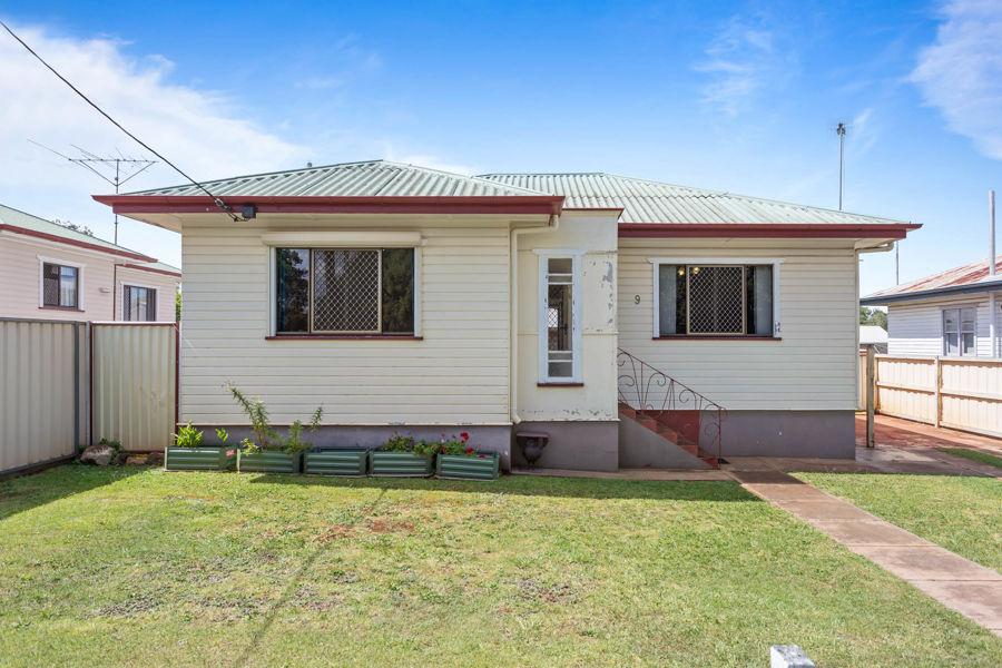 9 Derwak St, Harristown, QLD 4350