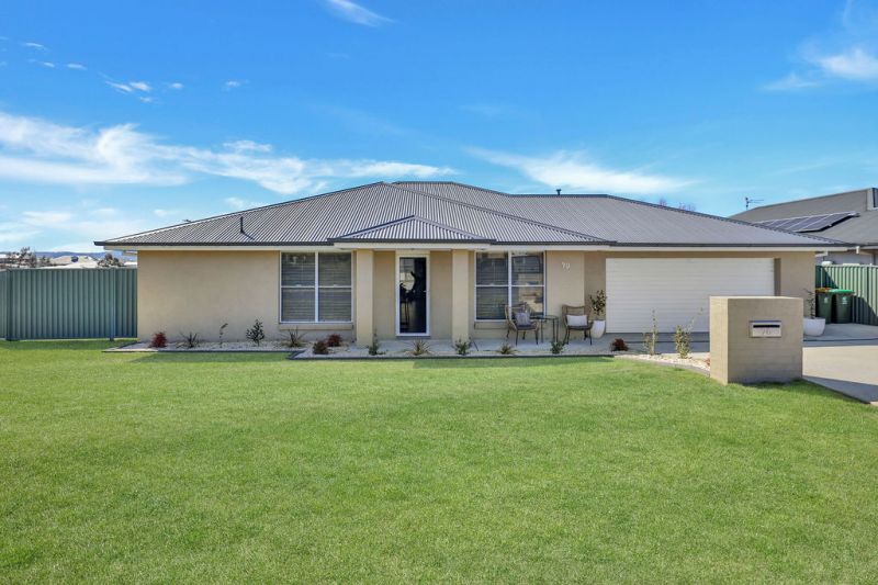 70 Freeman Cct, Llanarth, NSW 2795