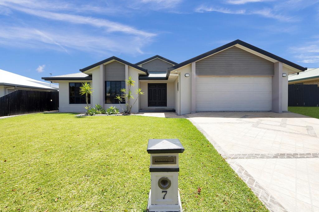 7 Gingham St, Glenella, QLD 4740