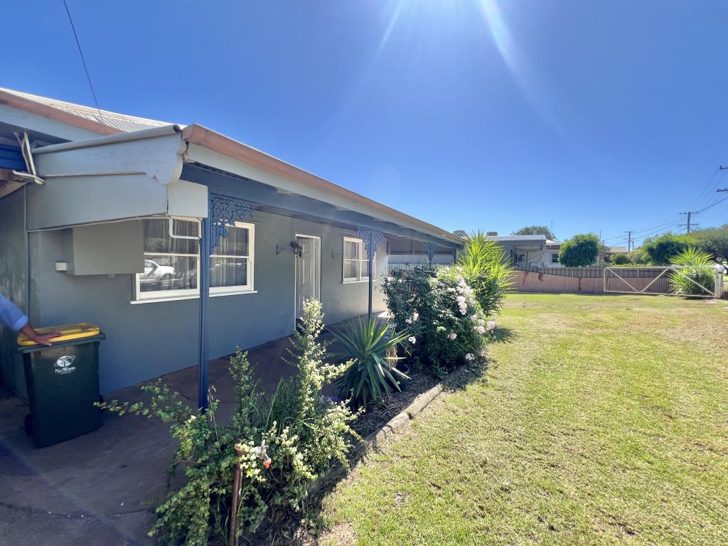 10 Woodward St, Parkes, NSW 2870