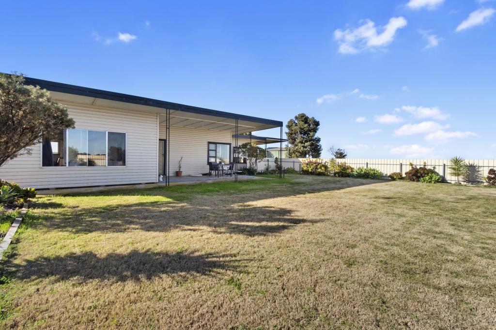 8 Petersen Rd, Petersville, SA 5571