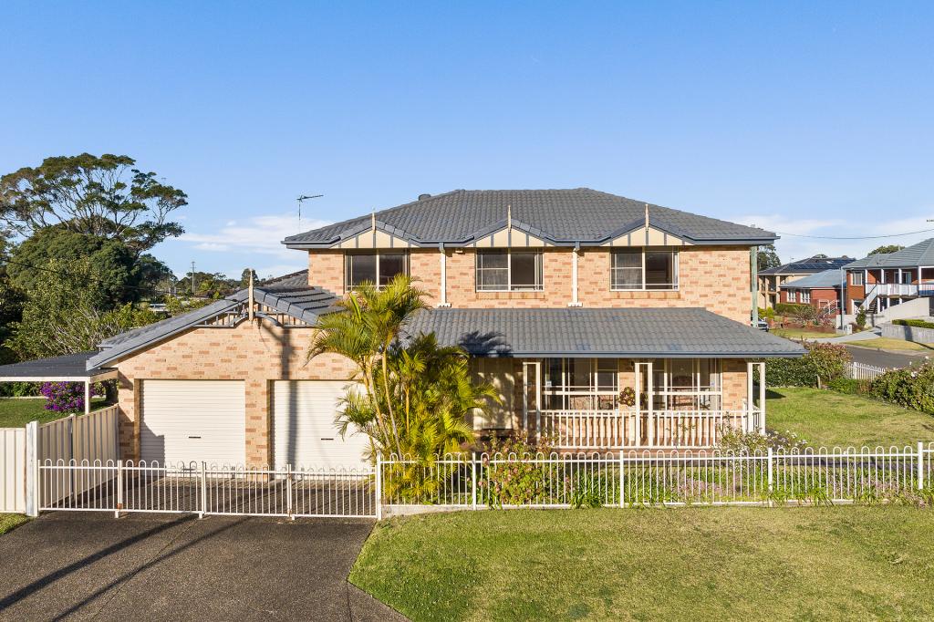 18 DAPHNE ST, CORRIMAL, NSW 2518