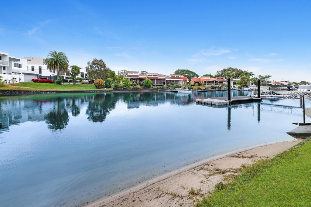 22 Gibraltar Dr, Surfers Paradise, QLD 4217