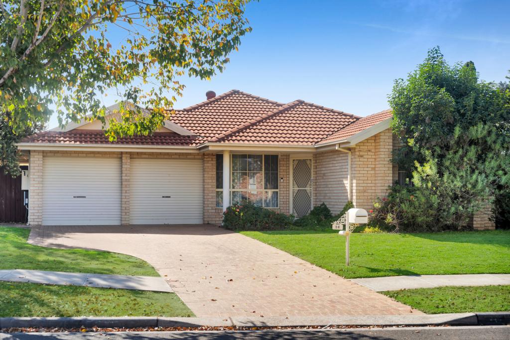 16 William Mannix Ave, Currans Hill, NSW 2567