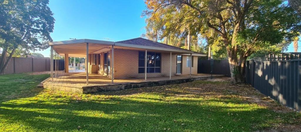 14 Kara Ct, Seville Grove, WA 6112