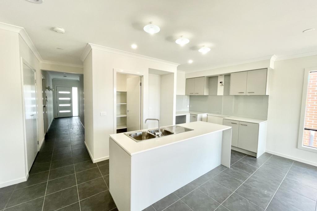 13 Lowell Rd, Tarneit, VIC 3029