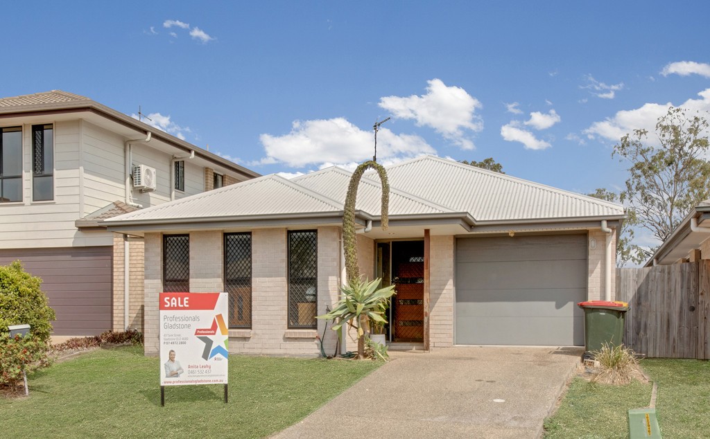 49 PETREL ST, KIRKWOOD, QLD 4680