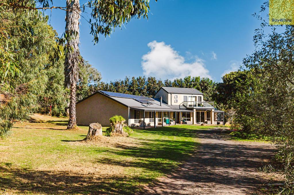 352 WERRIBEE VALE RD, MADDINGLEY, VIC 3340