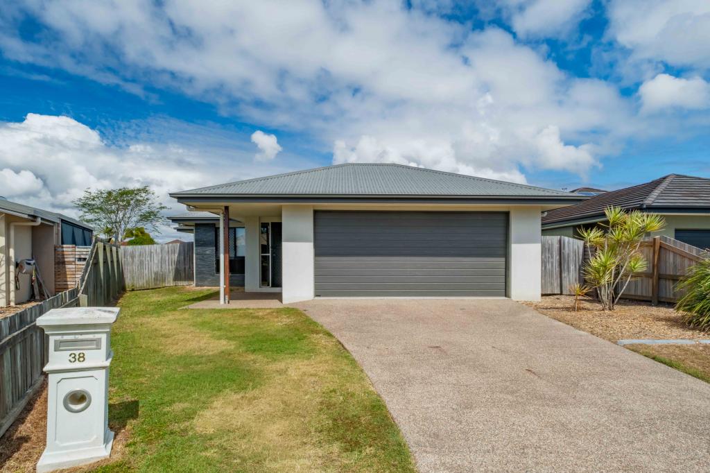 38 Earl Saint Vincent Cct, Eli Waters, QLD 4655