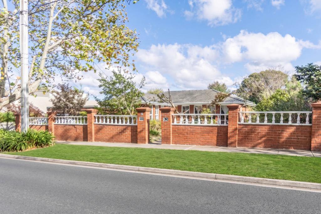 16 Newton St, Surrey Hills, VIC 3127