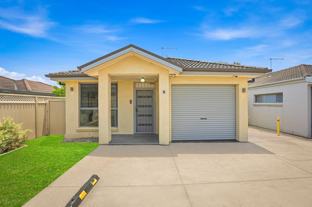 5/2 CARINYA RD, GIRRAWEEN, NSW 2145