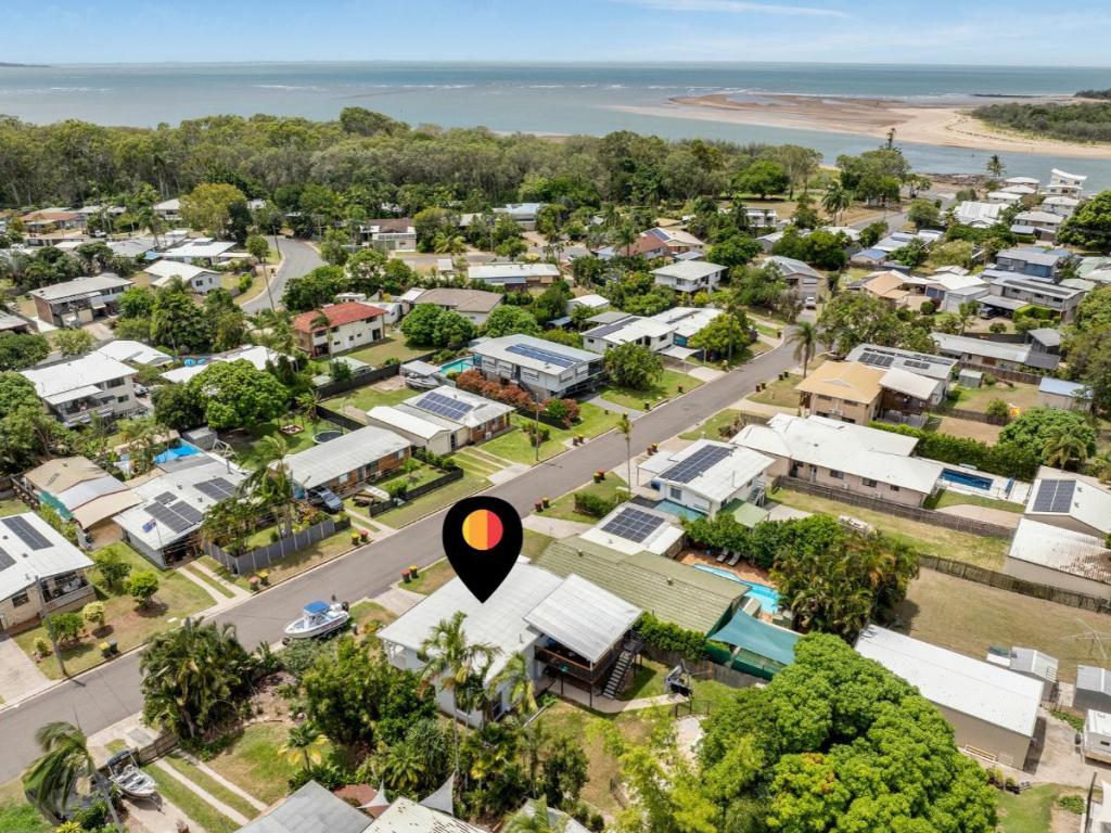 6 BELLEMERE CT, BOYNE ISLAND, QLD 4680