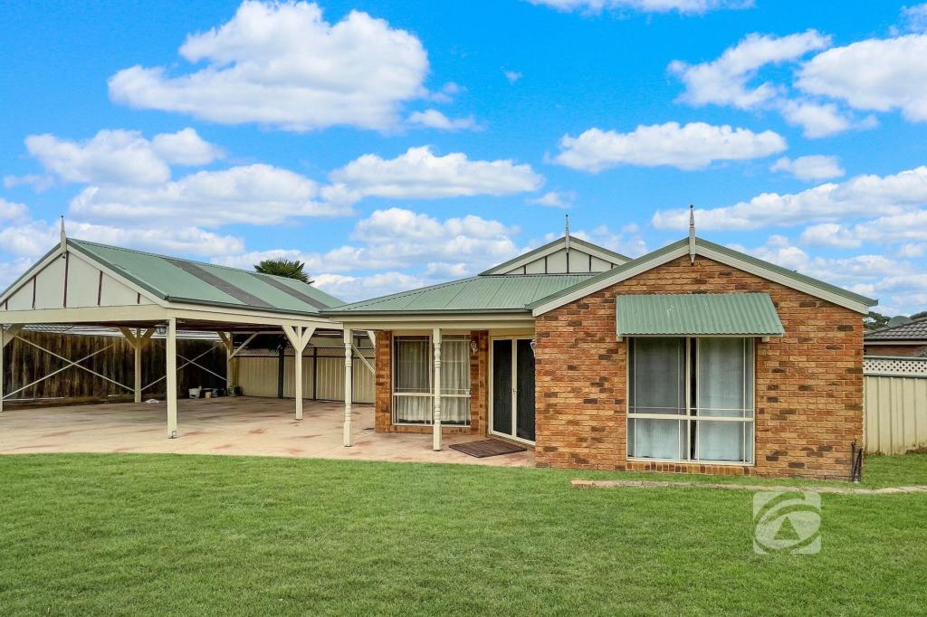 4 Jacqueline Pl, Pakenham, VIC 3810