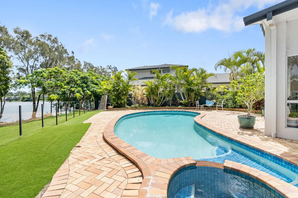 18 Blakehurst Pl, Robina, QLD 4226