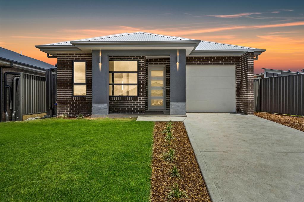 5b Hogg Pl, Goulburn, NSW 2580