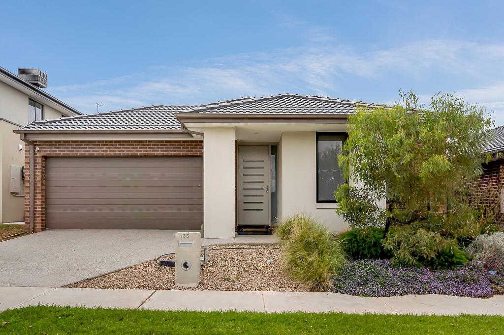 135 VANTAGE BVD, CRAIGIEBURN, VIC 3064