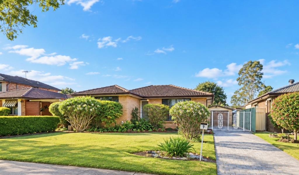 9 Vianney Cres, Toongabbie, NSW 2146