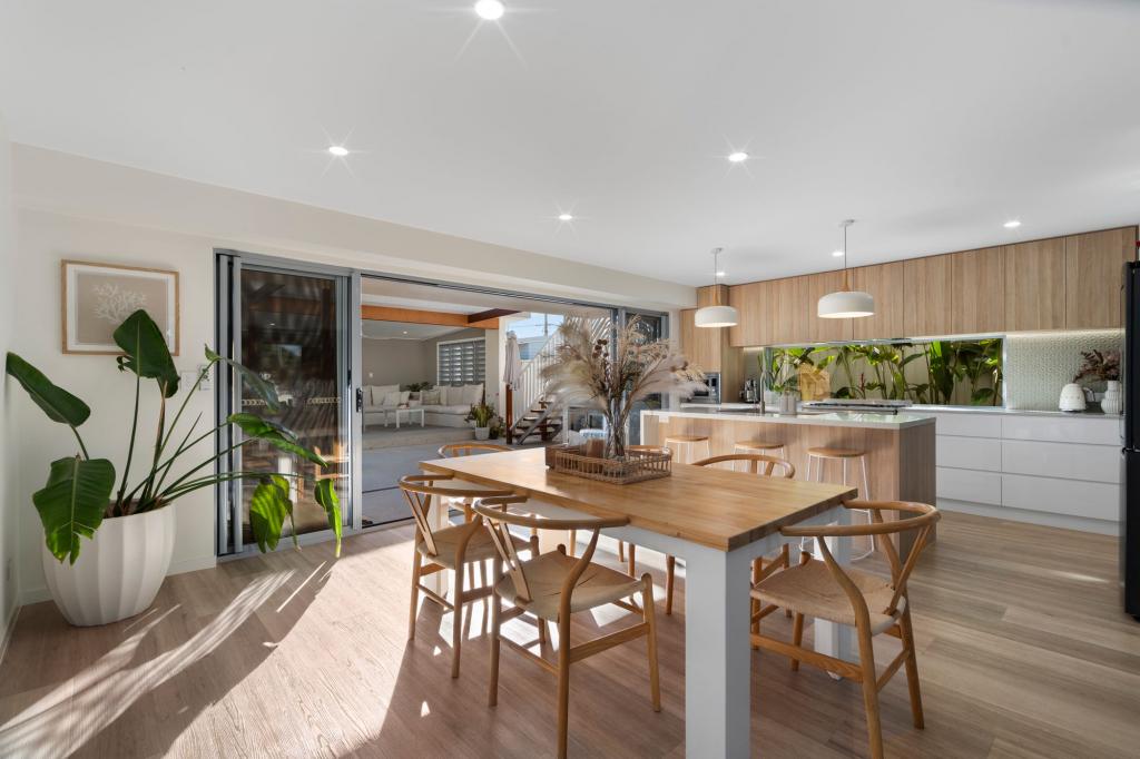 6 Budweiser St, Biggera Waters, QLD 4216