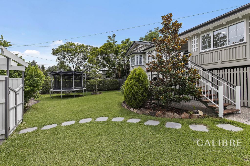 11 AMARINA AVE, ASHGROVE, QLD 4060