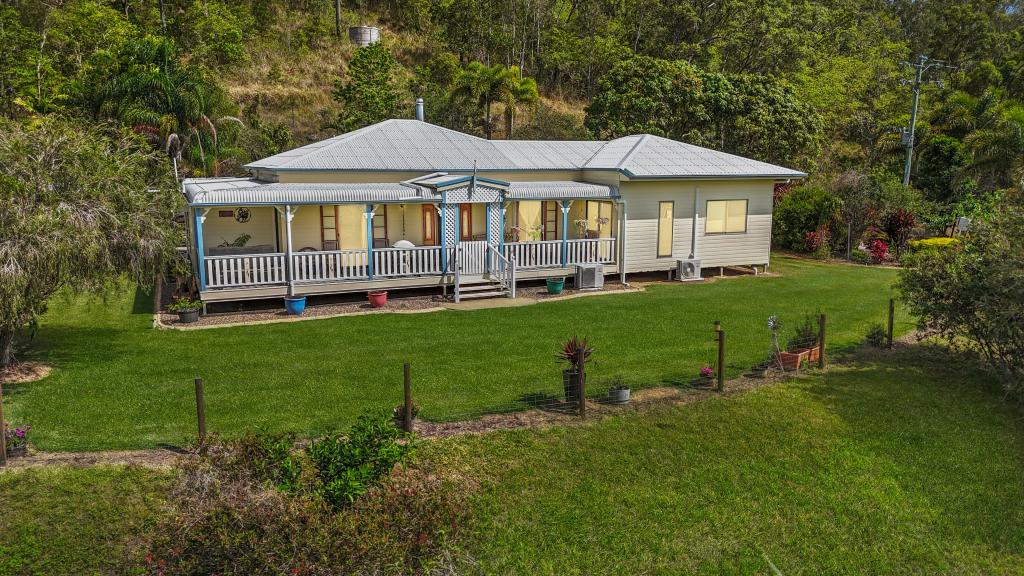 215 East Funnel Creek, Sarina Range, QLD 4737