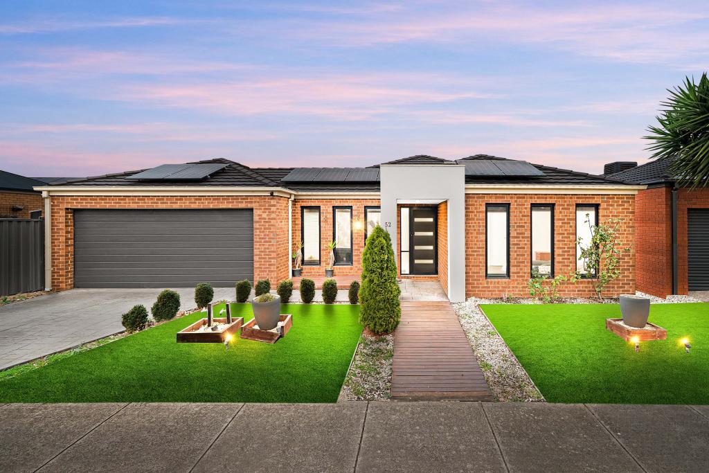 52 Hawkstone Rd, Manor Lakes, VIC 3024