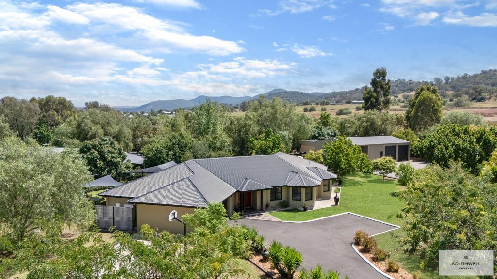 30 Daintree Cct, Moore Creek, NSW 2340