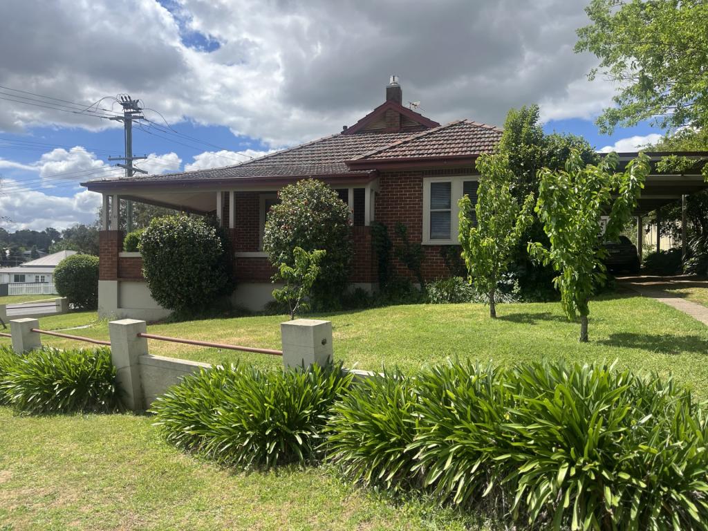 61 Edwards St, Young, NSW 2594