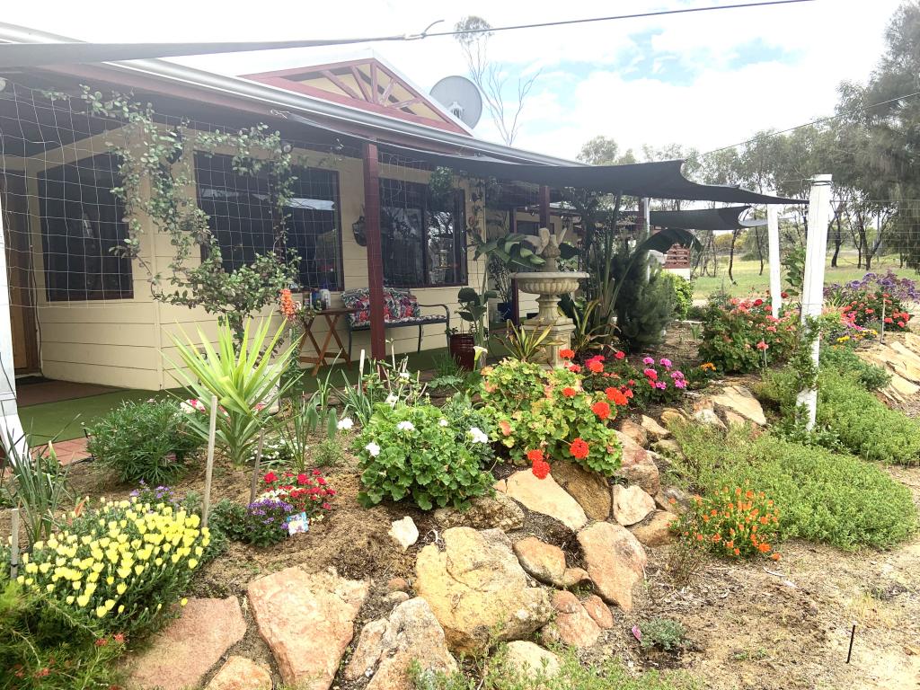 55 Dempster St, Meckering, WA 6405