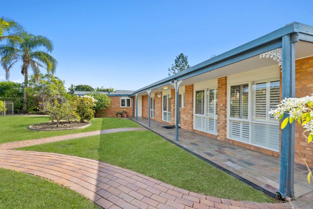 4 Caister Ct, Carindale, QLD 4152