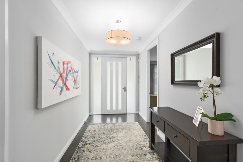 21 Saddleback Cres, Stream Hill, NSW 2526