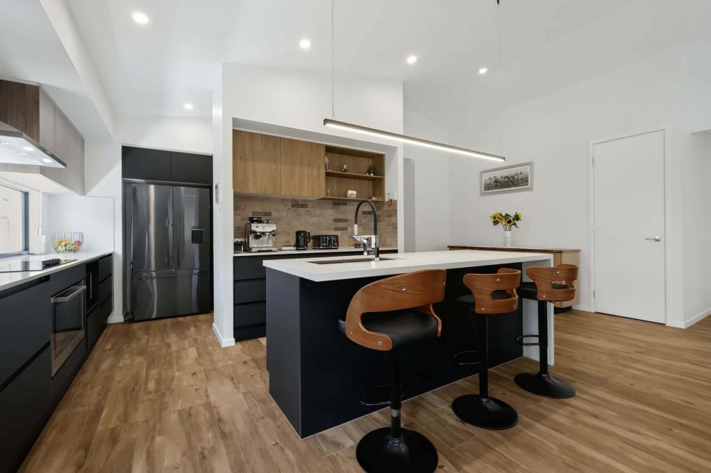 23 Greenview Cct, Arundel, QLD 4214