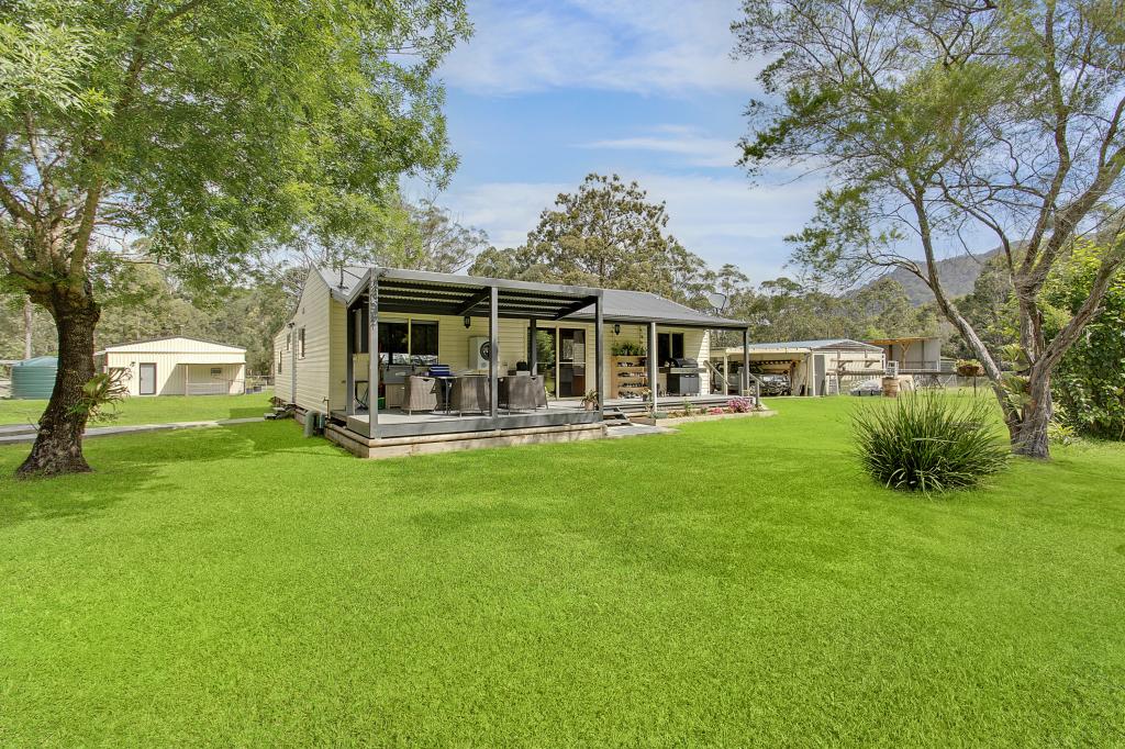 33 Johns River Rd, Johns River, NSW 2443