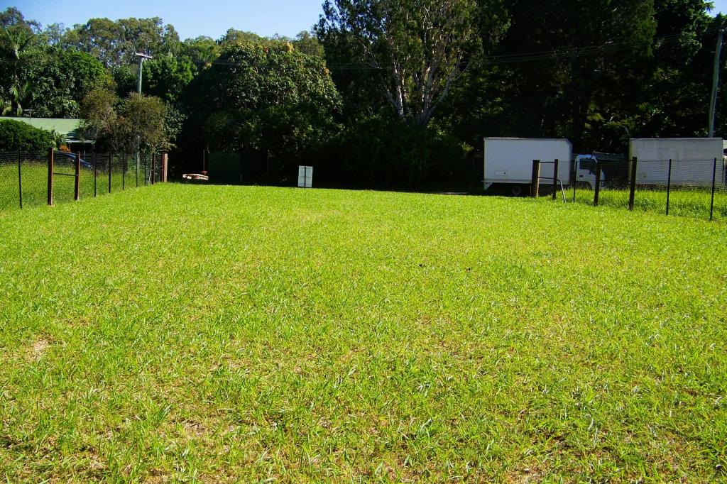 12 Crest Hvn, Lamb Island, QLD 4184