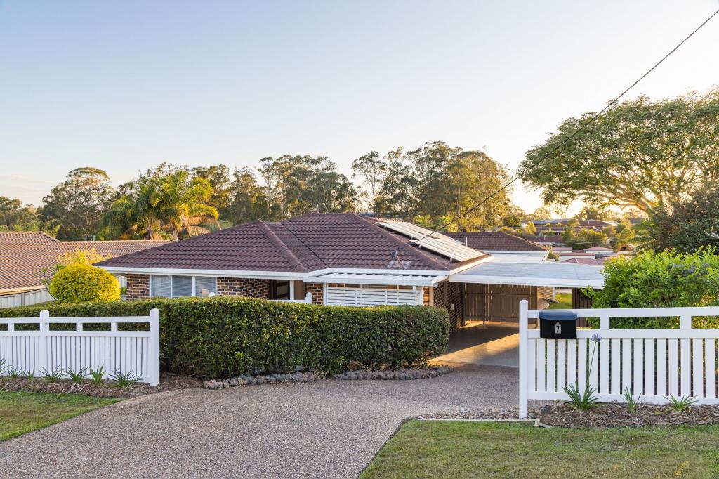 7 Brewster Ct, Petrie, QLD 4502