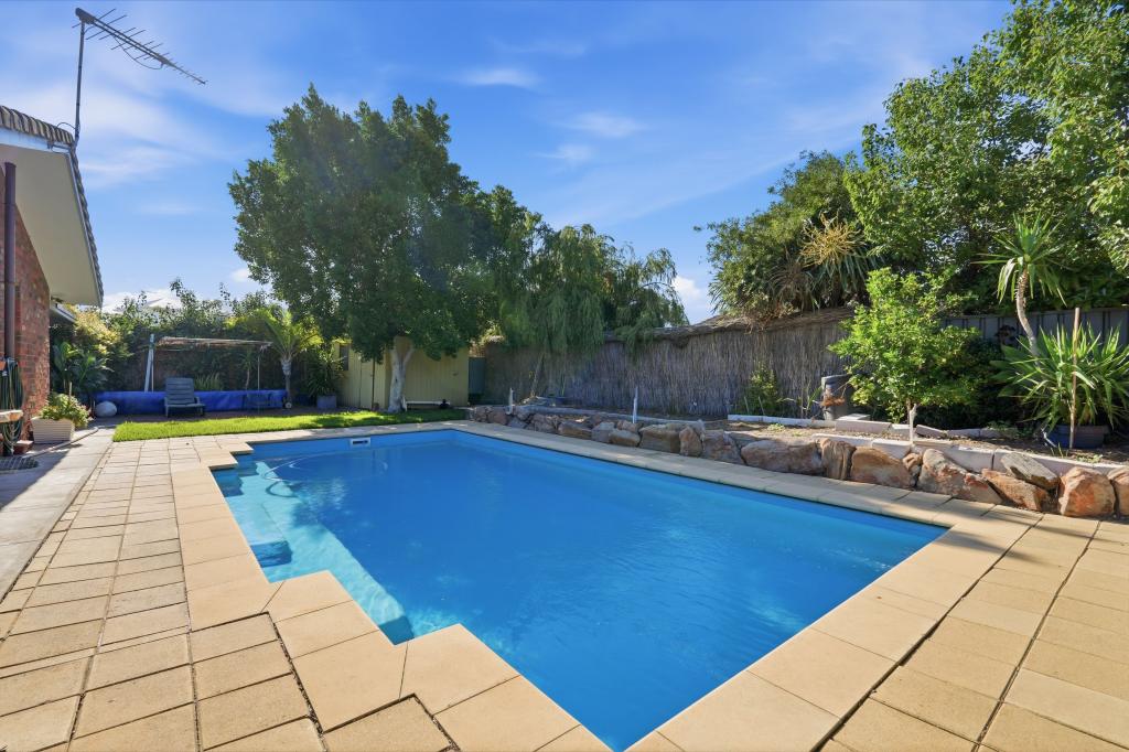 8 Thiele Cres, West Lakes Shore, SA 5020