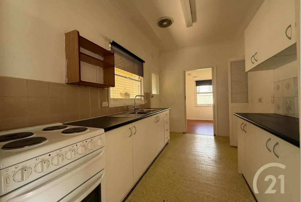 18 Corryong St, Fairfield West, NSW 2165