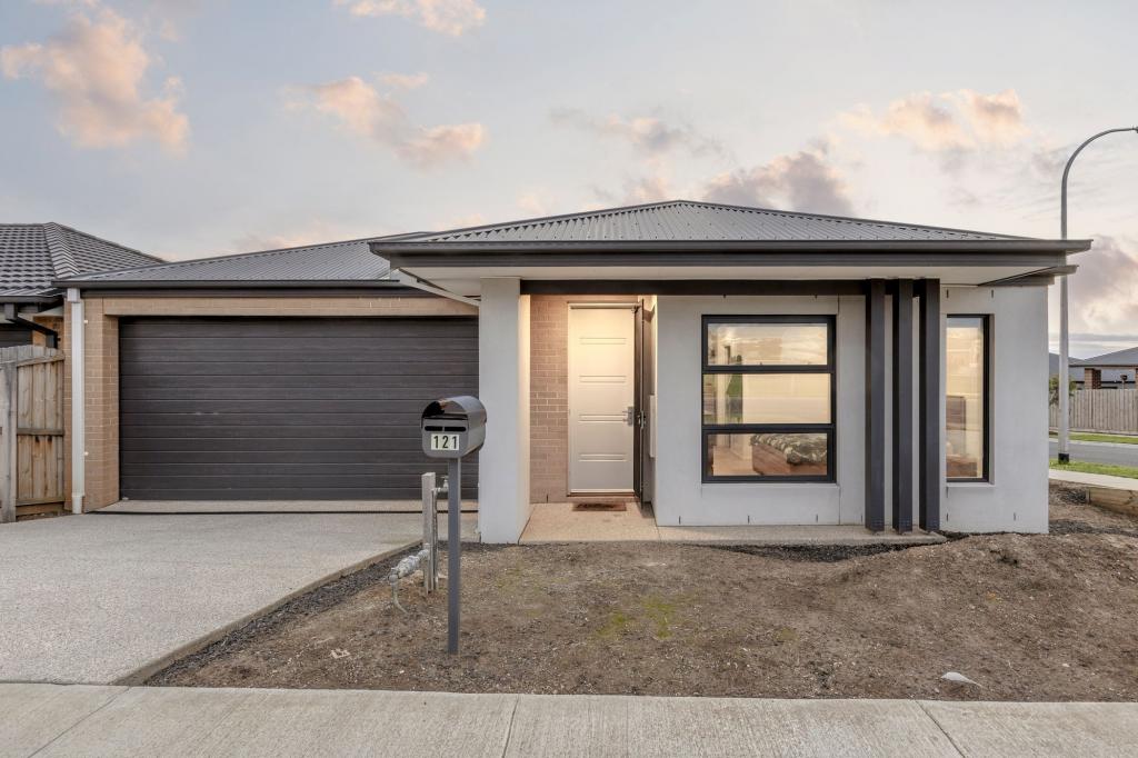 121 KENSINGTON RD, LEOPOLD, VIC 3224