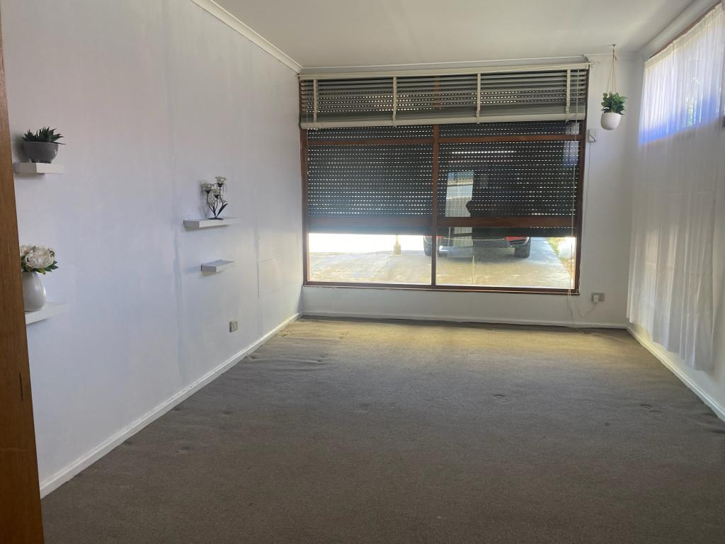 19 Alexander Ave, Morphett Vale, SA 5162