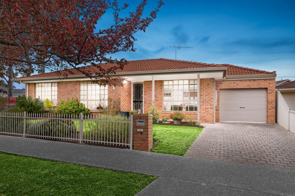 18 Pensbury Ave, Mill Park, VIC 3082